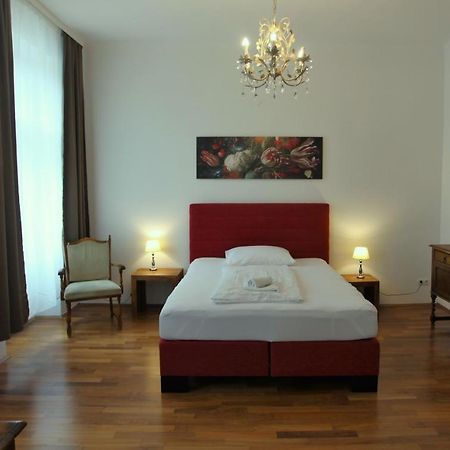 Casa Nostra - Ausgefallene Wohnung Am Augarten Vienna Esterno foto