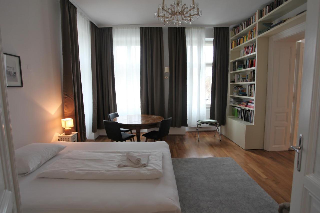Casa Nostra - Ausgefallene Wohnung Am Augarten Vienna Esterno foto