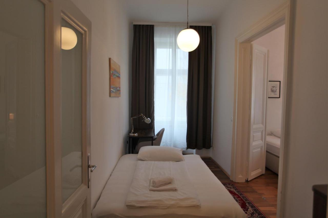 Casa Nostra - Ausgefallene Wohnung Am Augarten Vienna Esterno foto