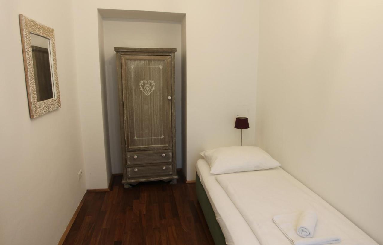 Casa Nostra - Ausgefallene Wohnung Am Augarten Vienna Esterno foto