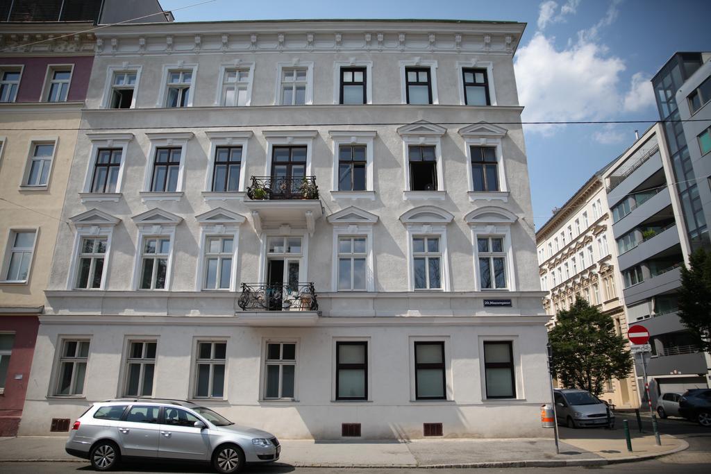 Casa Nostra - Ausgefallene Wohnung Am Augarten Vienna Esterno foto