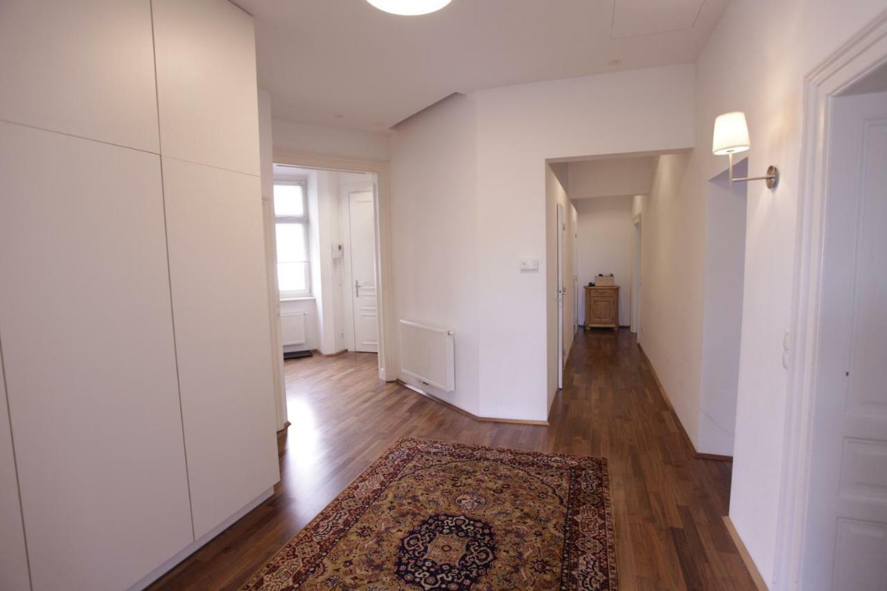 Casa Nostra - Ausgefallene Wohnung Am Augarten Vienna Esterno foto
